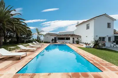 Image de Villa 'El Cortijo' avec vue sur la mer, piscine privée et Wi-Fi