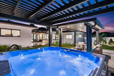 Image de Saltwater Jacuzzi~Outstanding Location~Near Beach+Casino