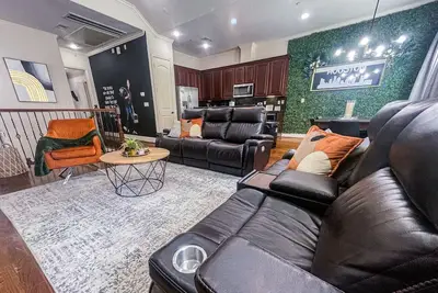 Image de Modern Retreat Near All Of Houston`s Attractions!