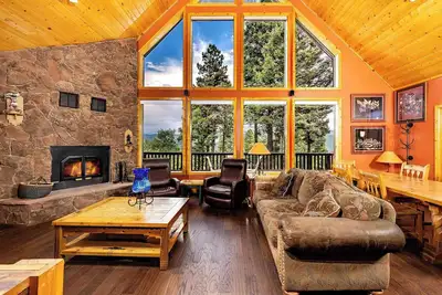 Image de Spacious Mountain Cabin with Views, Deck, Second Living Area