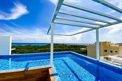 Image de Shiny Studio on 5th Ave w/Pool+Gym Steps to Beach