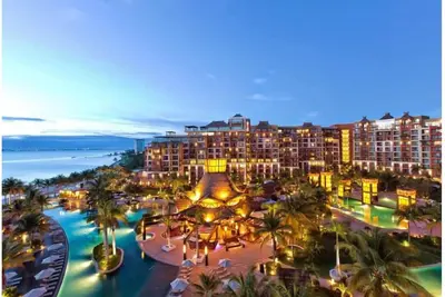 Image de Beachfront Resort with WiFi, Ac, fitness room in beautiful CancĂşn