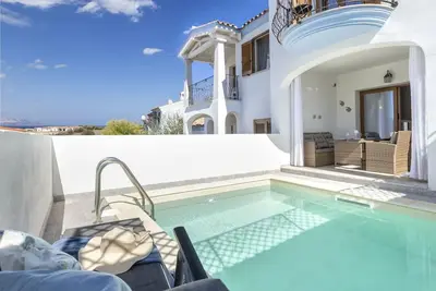 Image de Belle maison de vacances privée avec Wifi, climatisation, piscine privée, Tv, patio, parking