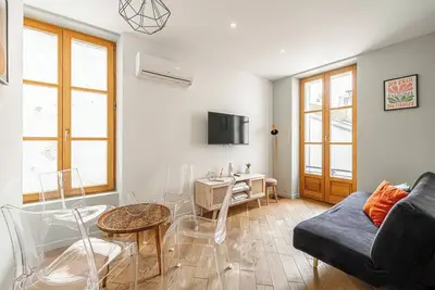 Image de Appartement rénové - rue Meynadier Cannes Centre - 2br/4p