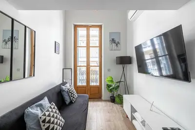 Image de Lumineux duplex / mezzanine - Cannes Centre - 2br / 3p