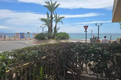Image de Studio Rdj avec terrasse, bord de mer, Wifi, animaux acceptés