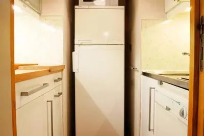 Image de 200m du centre station, 1er étage, terrasse, cheminée ou poêle à bois, télévision, 40m²