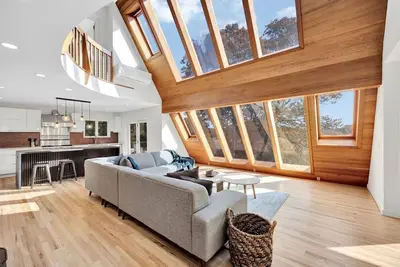 Image de Unique Contemporary, Luxurious, MarshViews/Hottub/5mins drive to beach/Large Grps
