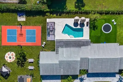 Image de Villa Tation\/8br\/Pool HotTub Sauna Basket\/Pickle