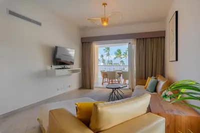 Image de Beach front apartment with private beach