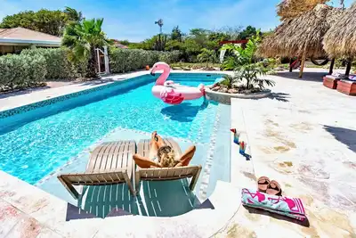 Image de Luxury studio, oasis of peace, centrally located close to most beautiful beaches