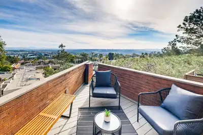 Image de Stunning Del Mar Home w/ Deck - 1 Mile to Beach