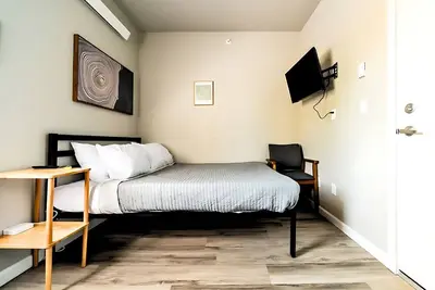 Image de Sleeps 2 Cozy Micro Suites, Minutes to Downtown