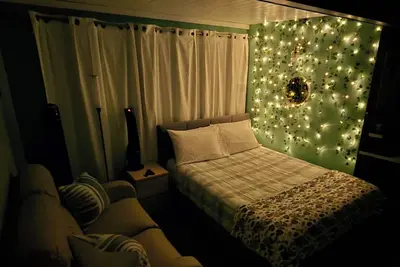 Image de Cozy Guesthouse/Garden Hideaway Retreat, Private Entrance, Safe and Quiet Area