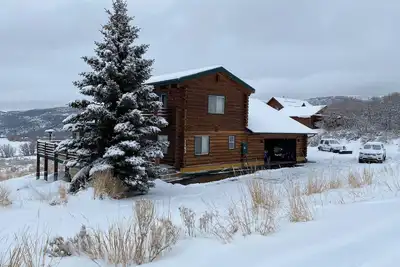 Image de Snowmobile skiing snowshoing beautiful 5 bedroom cabin in uinta mountains