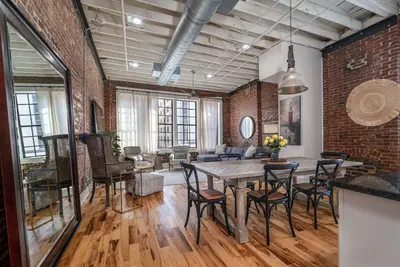 Image de Modern Stylish & Spacious Loft w/Indoor Parking