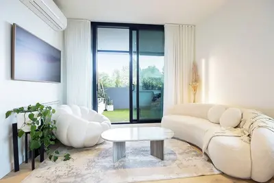 Image de Home away from home, South Melb