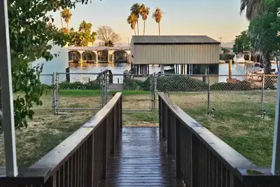 Image de Waterfront 3-bedroom House on Bethel Island
