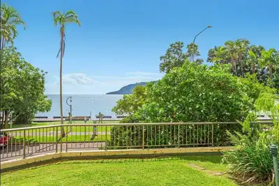Image de Best Cairns Cbd Location _ Restaurants And The Lagoon At Your Door