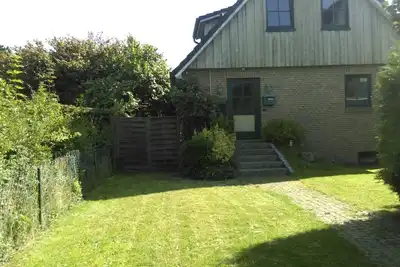 Image de Small vacation apartment with garden view