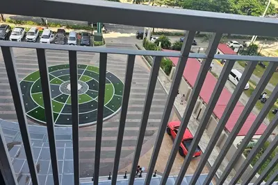 Image de Chic 1-bedroom condo in brilliant Dasmariñas with fitness room, WiFi