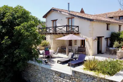 Image de Rural vacation home with beautiful views and infinity pool