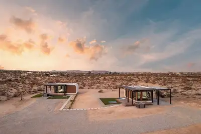 Image de 3d Jt: 3d-Printed Tiny Homes w/ Spa & Pool