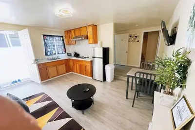 Image de Detached New Refreshed 1bd/1ba