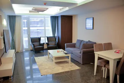 Image de cozy 1-bedroom apartment at hilton nile view maadi