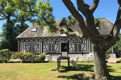 Image de Longère normande, grand jardin. 6 personnes. 2 chambres, 3 salle de bain.