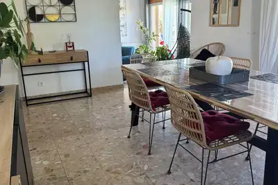 Image de Grande maison de 240 m2 avec piscine 15/7 m