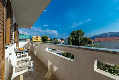 Image de Apartment on the first floor with a view of the mountain.