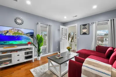 Image de Lovely 3-bedroom Apartment in Forestville  Bristol
