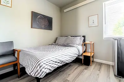 Image de Cozy Micro Suites: Sleeps 2, Minutes to Downtown