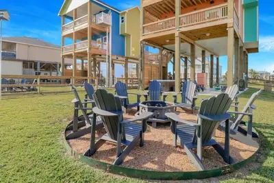 Image de Charming 3-bedroom house with WiFi and Ac in tranquil Bolivar Peninsula.
