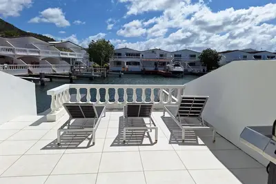 Image de Modern 2-bedroom waterfront villa in Jolly Harbour
