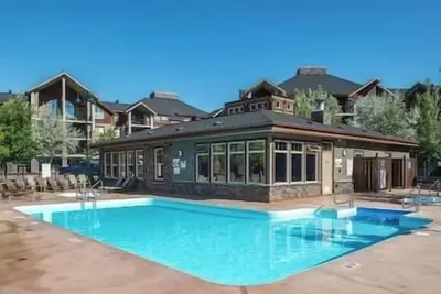 Image de Your Mountain Hideaway!