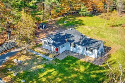 Image de Comfy Cottage | New! Jay\/Wilmington Close to Whiteface Mountain!