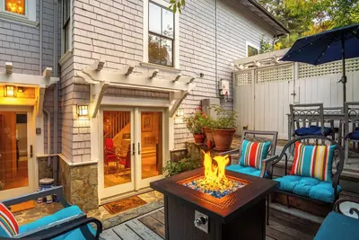 Image de Jessup’s Marin Sanctuary w/ the Hot Tub, Massage Chair & Firepit You Need
