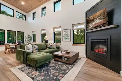Image de Book now for summer! Minutes to Dollywood and Pkwy. Newly built with great views