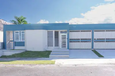 Image de 3-bedroom house in delightful Carolina with Wi-Fi, Ac and a lovely pool.