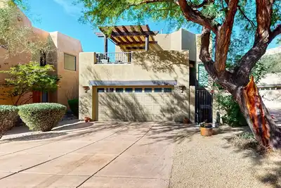 Image de Luxe home near outdoor adventure with pool & furnished patio - dog-friendly