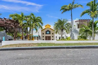 Villa 3: islandpropertiesonline: 5-bedroom villa infinity pool & terrace