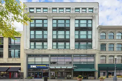 Image de Historic 2 Bedroom Loft on Market Square - Private Terrace + Free Fitness Center