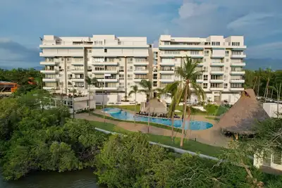 Image de Luxe 2br/2ba Pool & Jacuzzi!