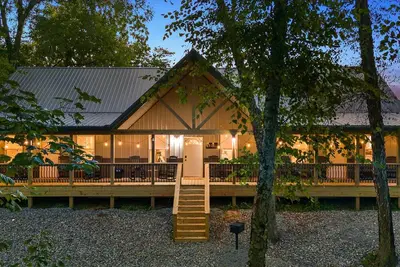 Image de Cabin with Firepit~Arcade Games~River Boat Ramp~20 Min Lake Cumberland