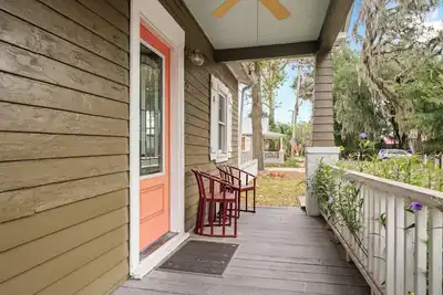 Image de Charming 2-bedroom Shrimper's Cottage Close to Thunderbolt Marina in Savannah