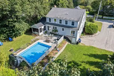 Image de Walk to Long Sands Beach| Private Pool| Dogs Welcome | First Floor King Bedroom