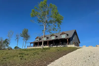 Image de James River Hideout: Live Slow • Pristine Water • Premium Ozark Serenity!