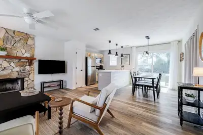 Image de Pristine waterfront 3 bed/2 bath home. Great location between Savannah & Tybee!